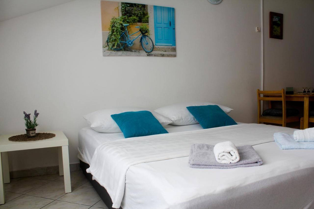 Apartments Marina Sveti Filip i Jakov Ngoại thất bức ảnh