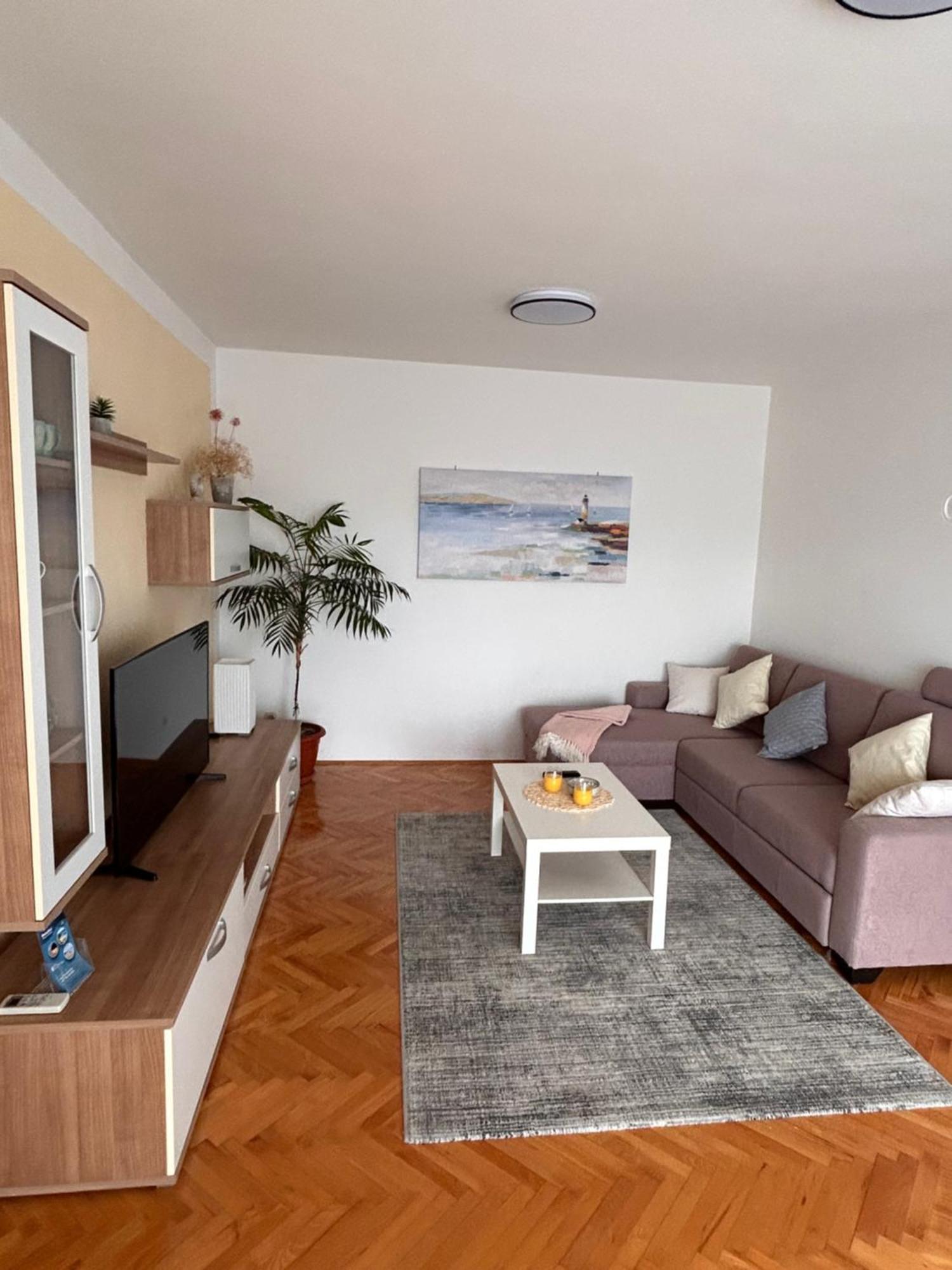 Apartments Marina Sveti Filip i Jakov Ngoại thất bức ảnh