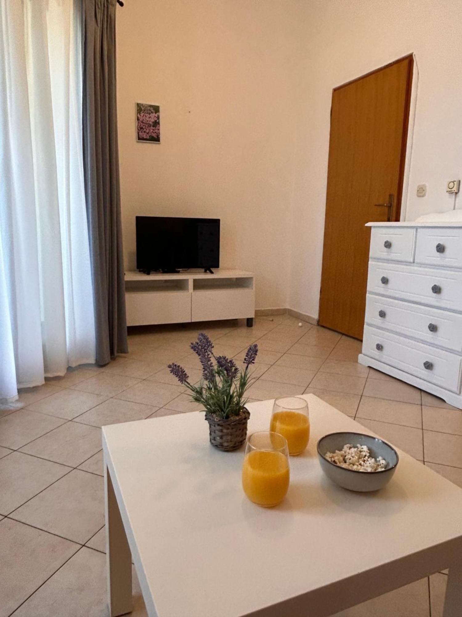 Apartments Marina Sveti Filip i Jakov Ngoại thất bức ảnh