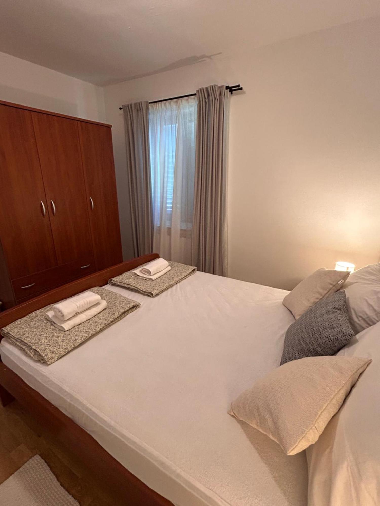 Apartments Marina Sveti Filip i Jakov Ngoại thất bức ảnh