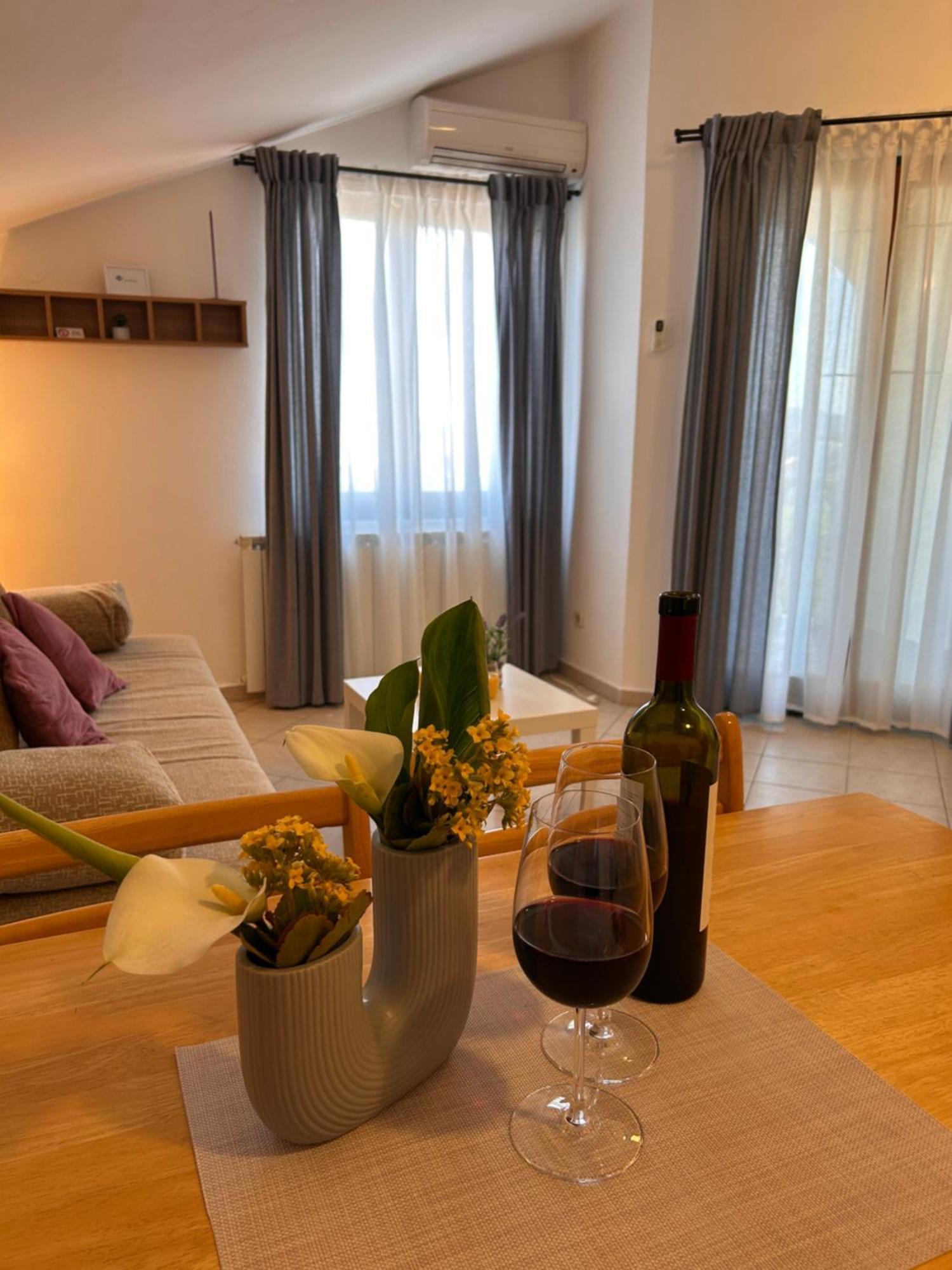 Apartments Marina Sveti Filip i Jakov Ngoại thất bức ảnh