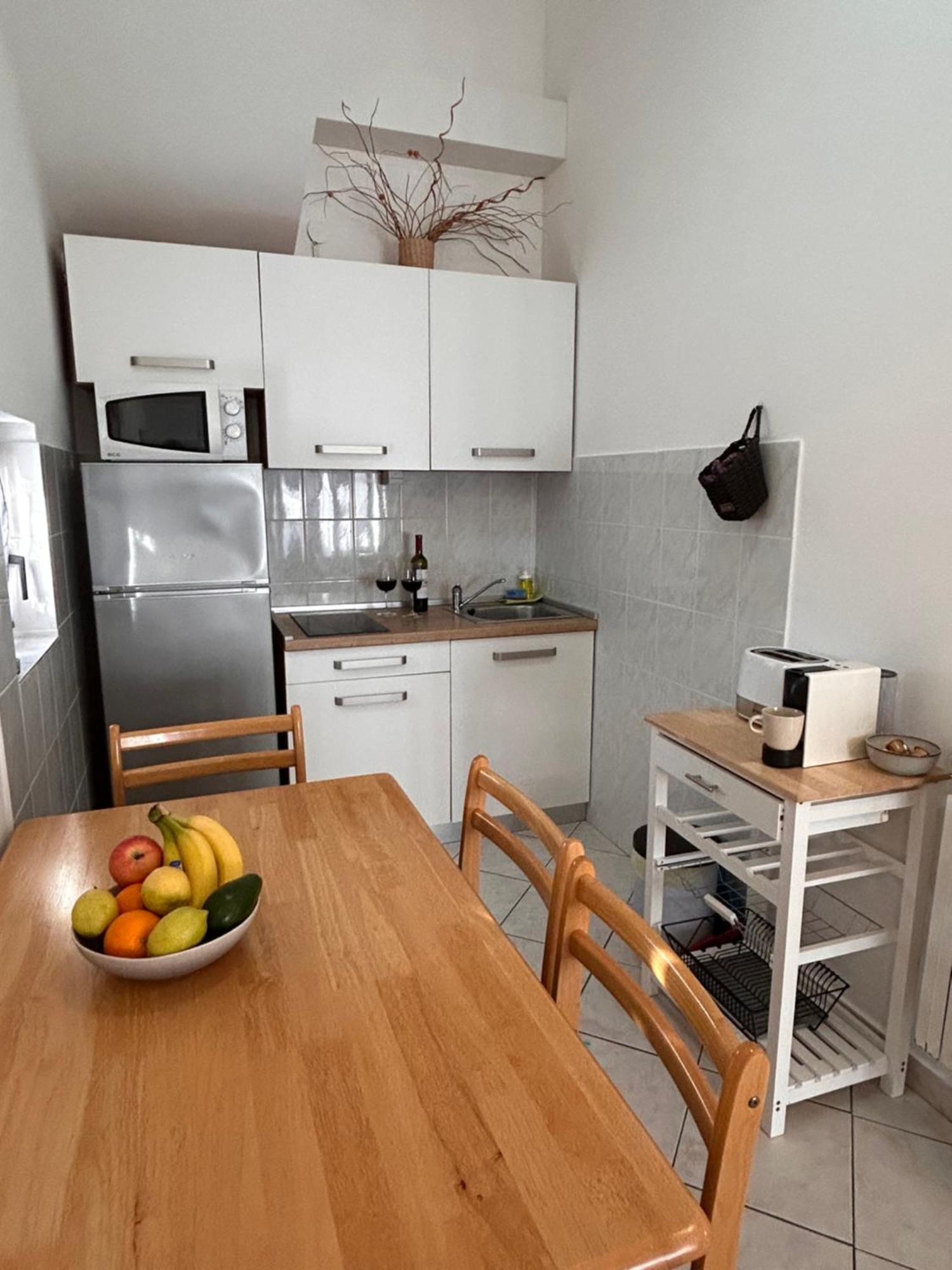 Apartments Marina Sveti Filip i Jakov Ngoại thất bức ảnh